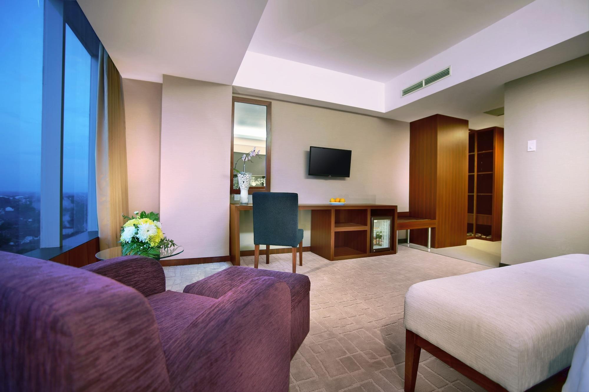 Aston Madiun Hotel & Conference Center Dış mekan fotoğraf