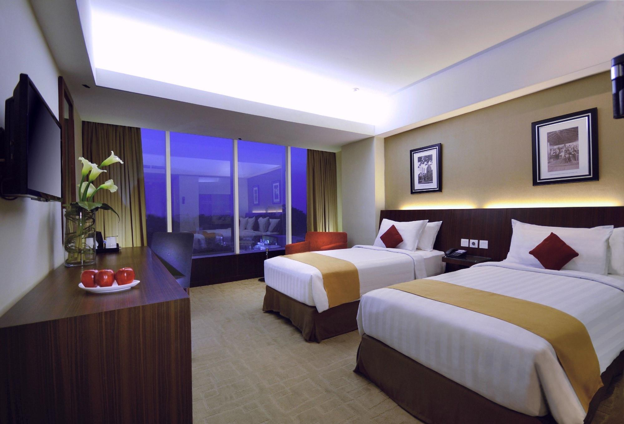 Aston Madiun Hotel & Conference Center Dış mekan fotoğraf