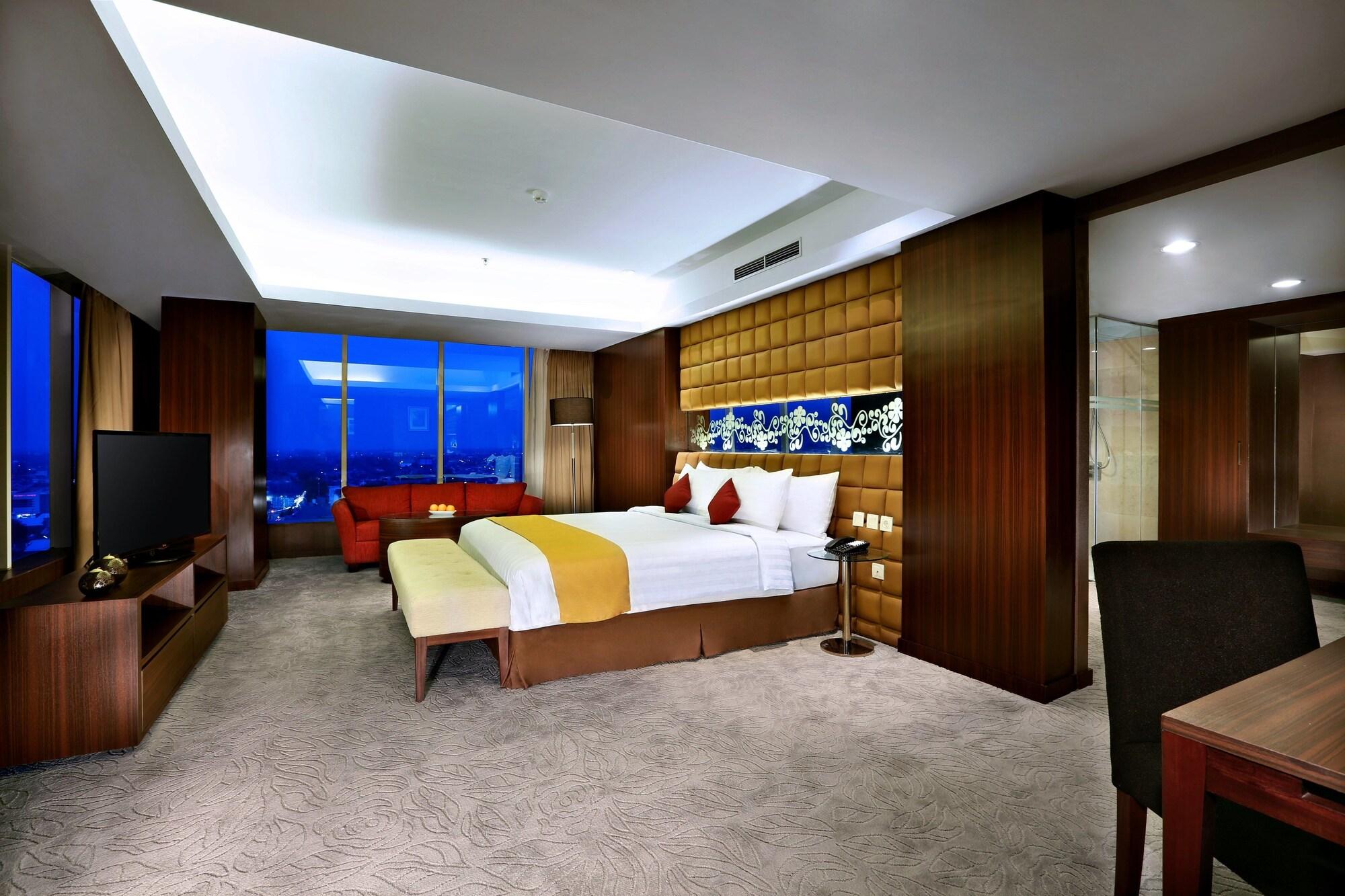 Aston Madiun Hotel & Conference Center Dış mekan fotoğraf