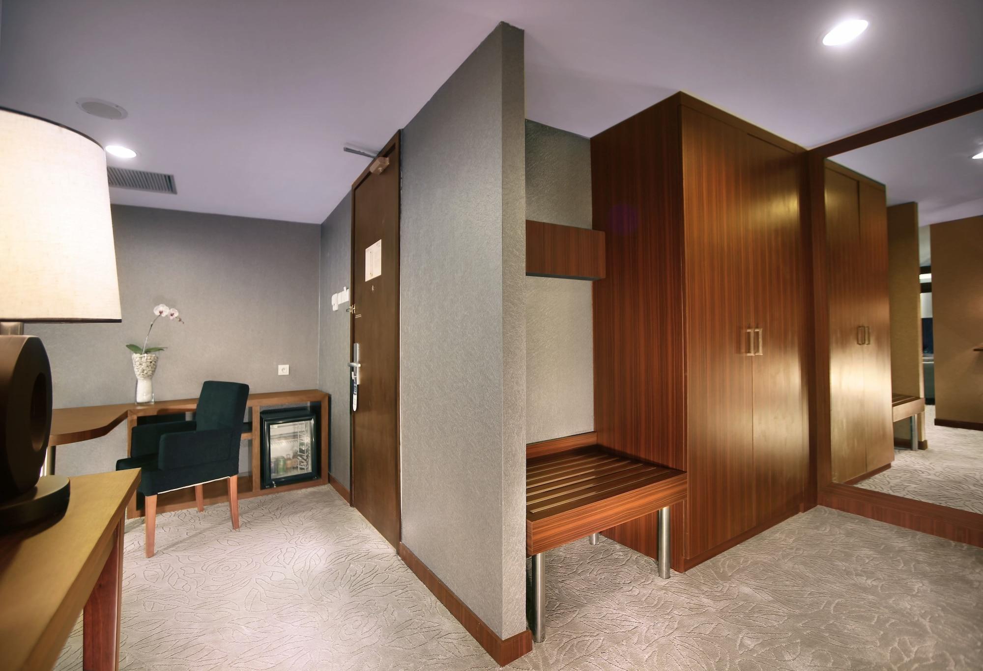 Aston Madiun Hotel & Conference Center Dış mekan fotoğraf