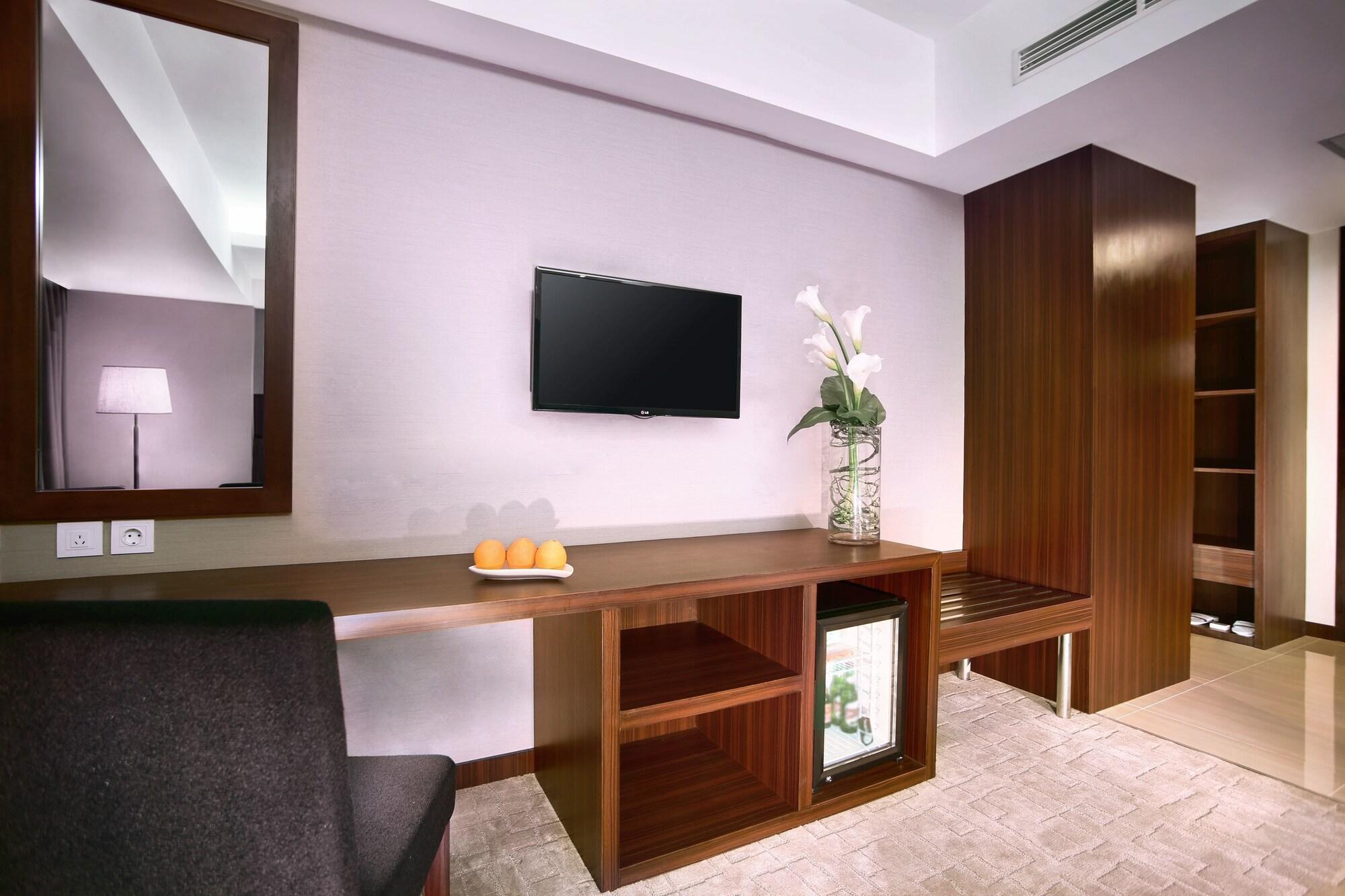 Aston Madiun Hotel & Conference Center Dış mekan fotoğraf