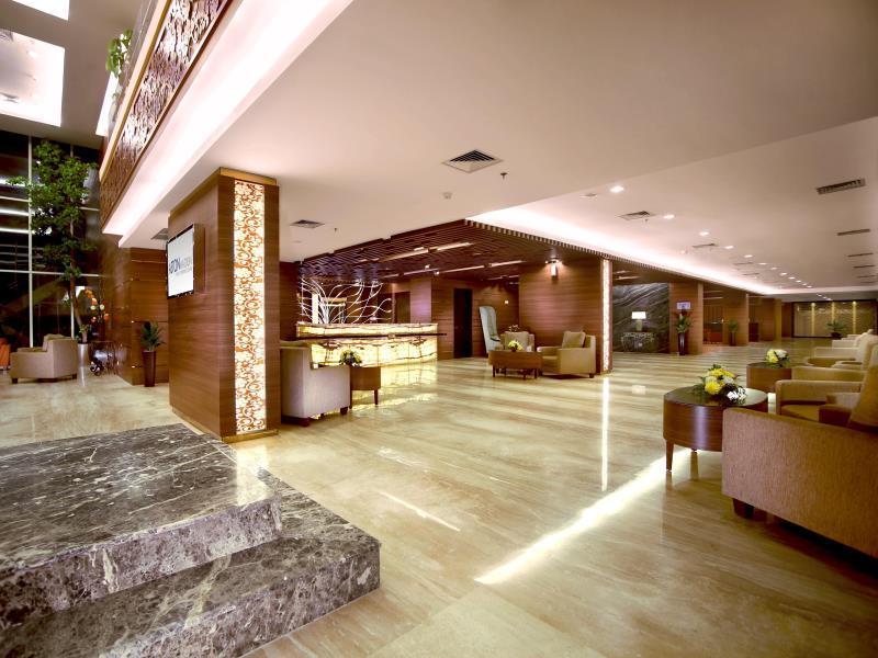 Aston Madiun Hotel & Conference Center Dış mekan fotoğraf