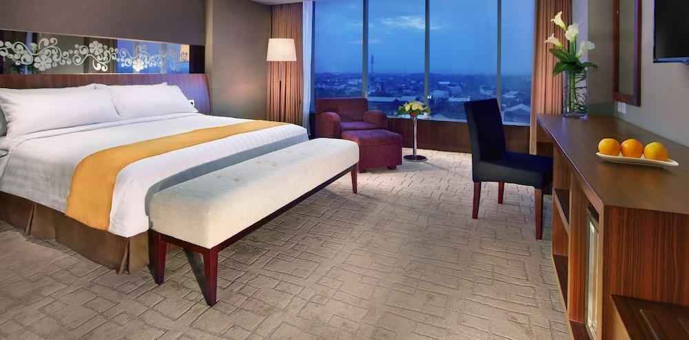 Aston Madiun Hotel & Conference Center Dış mekan fotoğraf