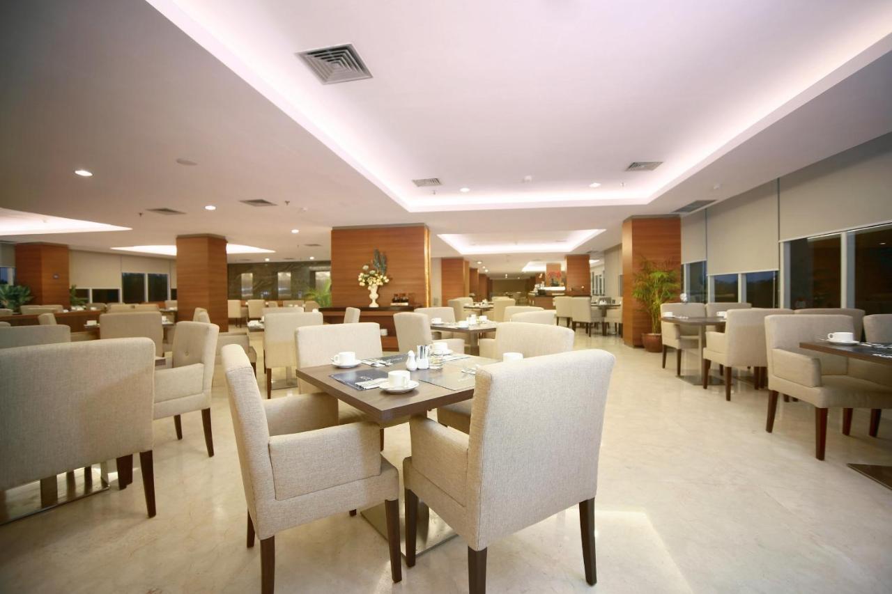 Aston Madiun Hotel & Conference Center Dış mekan fotoğraf