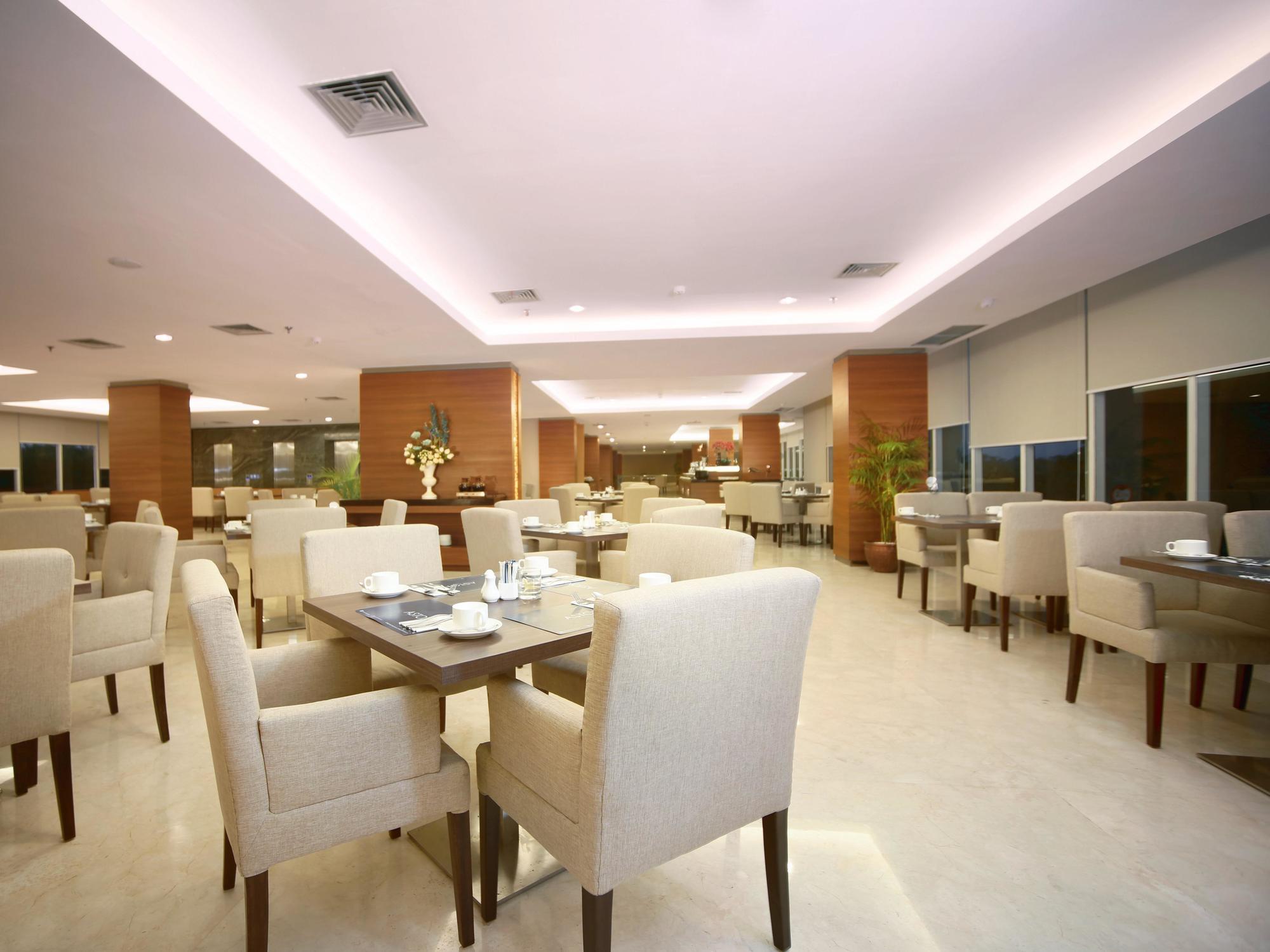 Aston Madiun Hotel & Conference Center Dış mekan fotoğraf