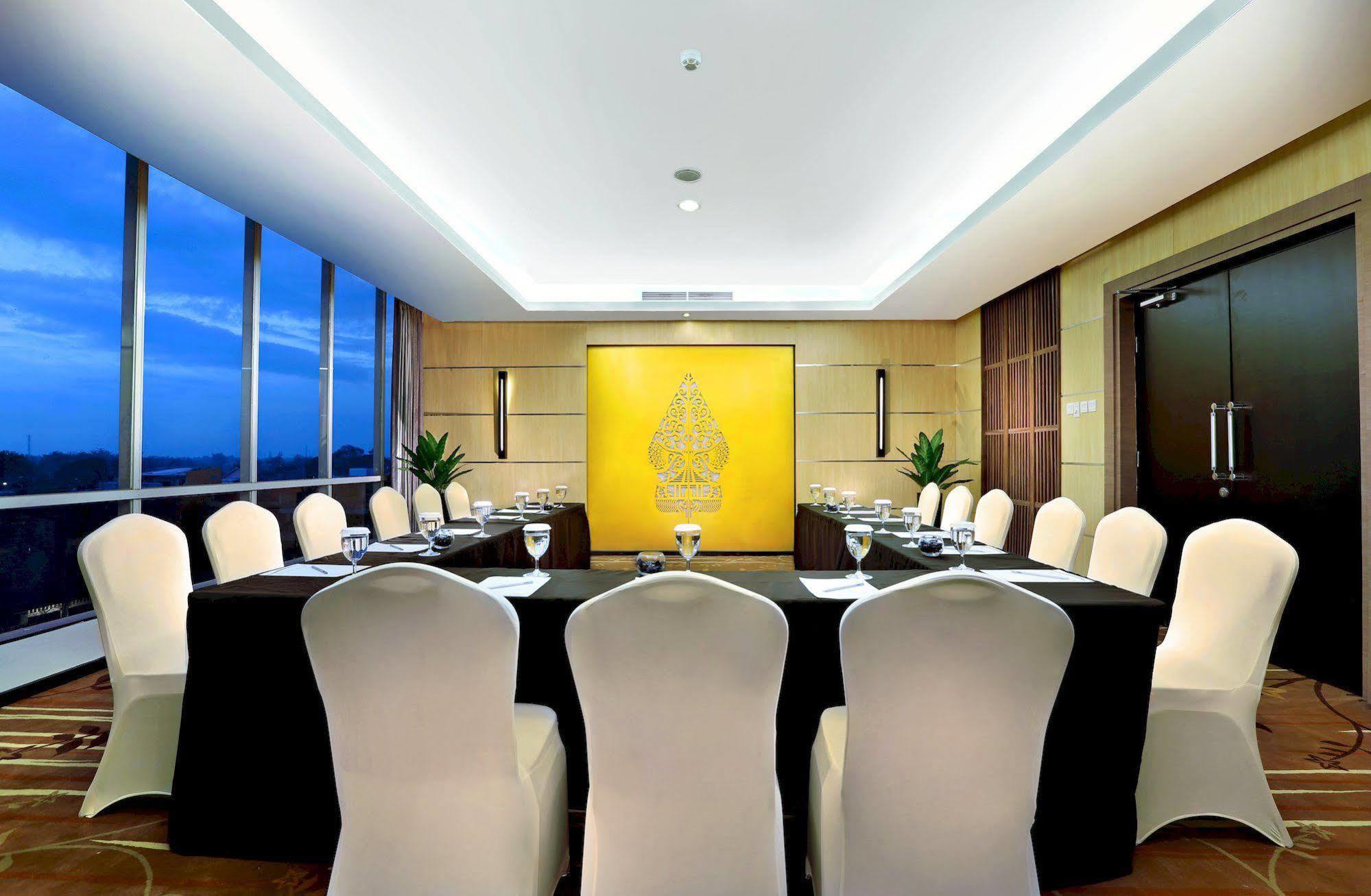 Aston Madiun Hotel & Conference Center Dış mekan fotoğraf