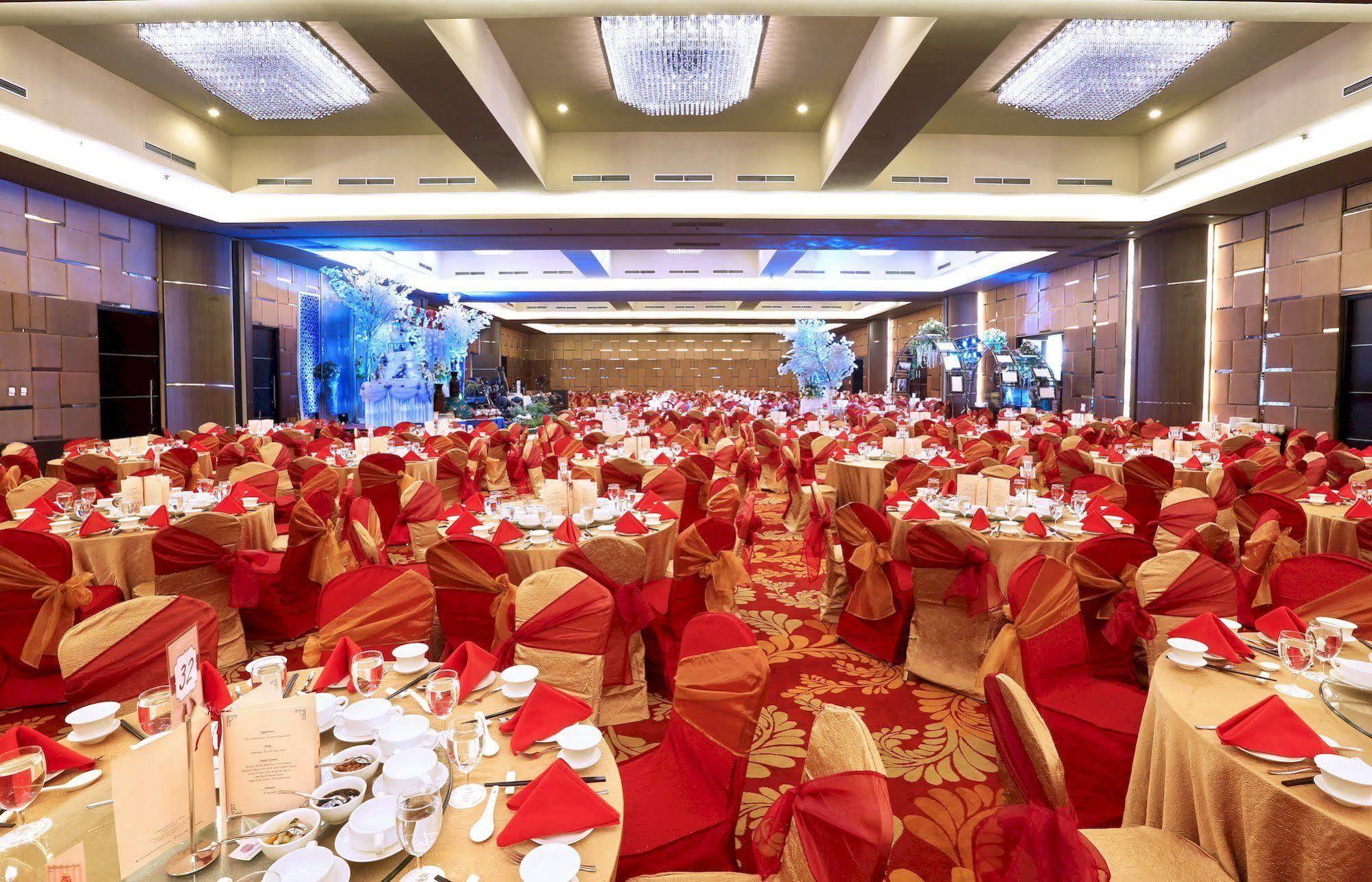 Aston Madiun Hotel & Conference Center Dış mekan fotoğraf
