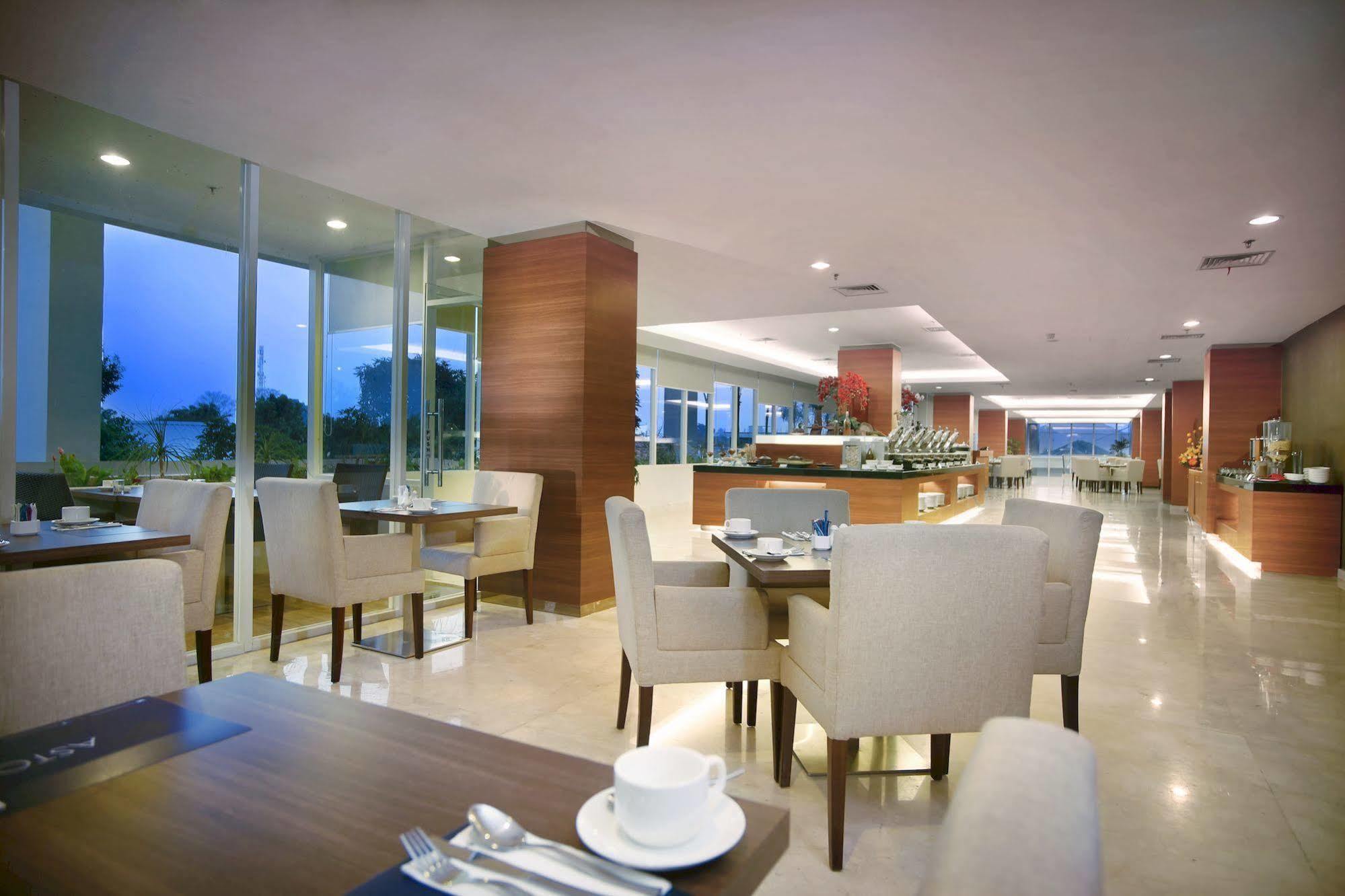 Aston Madiun Hotel & Conference Center Dış mekan fotoğraf