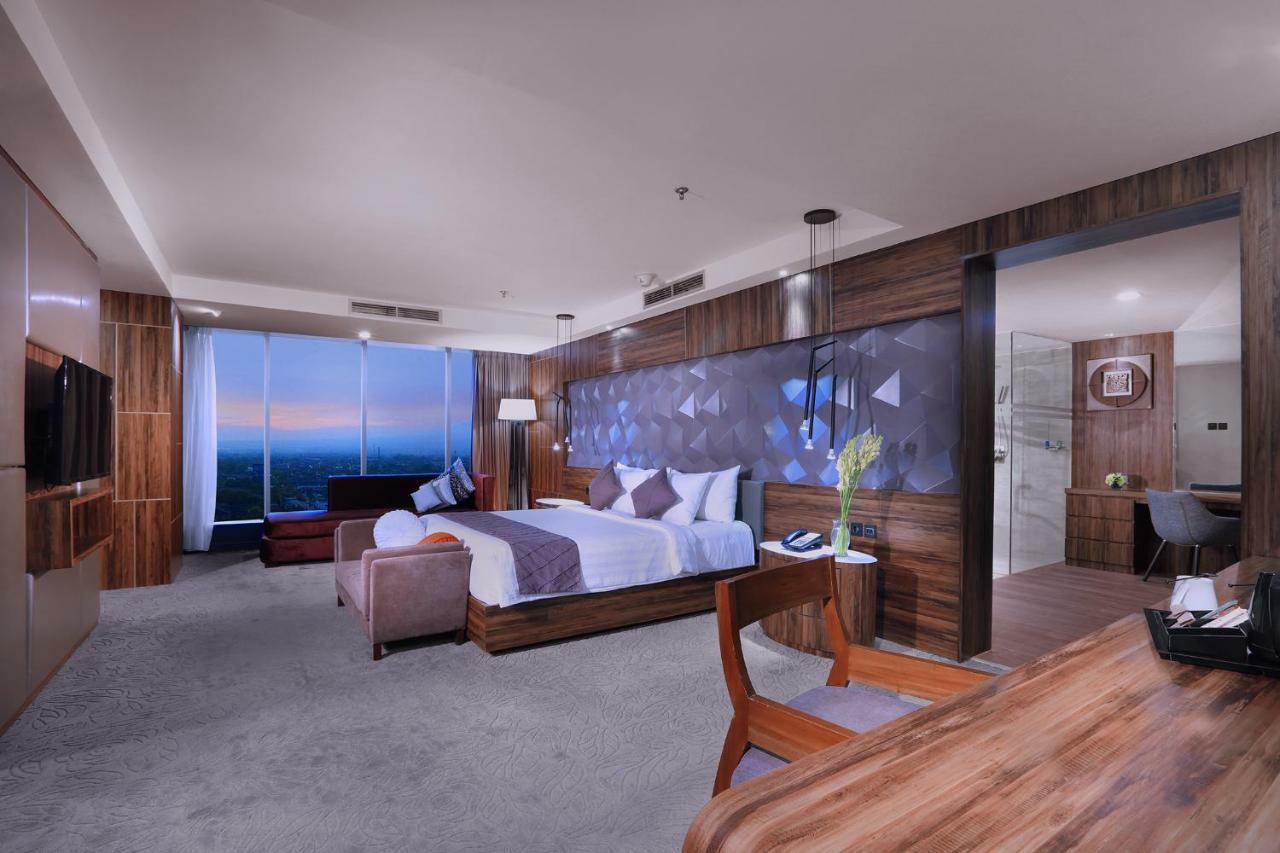 Aston Madiun Hotel & Conference Center Dış mekan fotoğraf